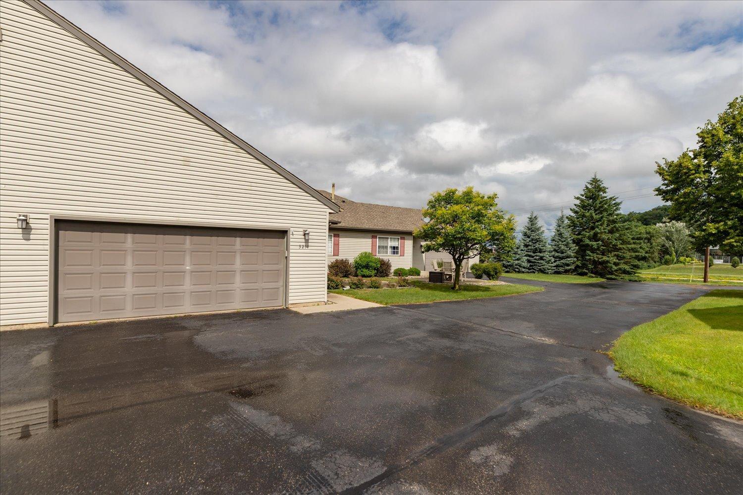 3211 Northern Valley Drive Northeast Rochester, MN 55906 - Photo 2 of 35