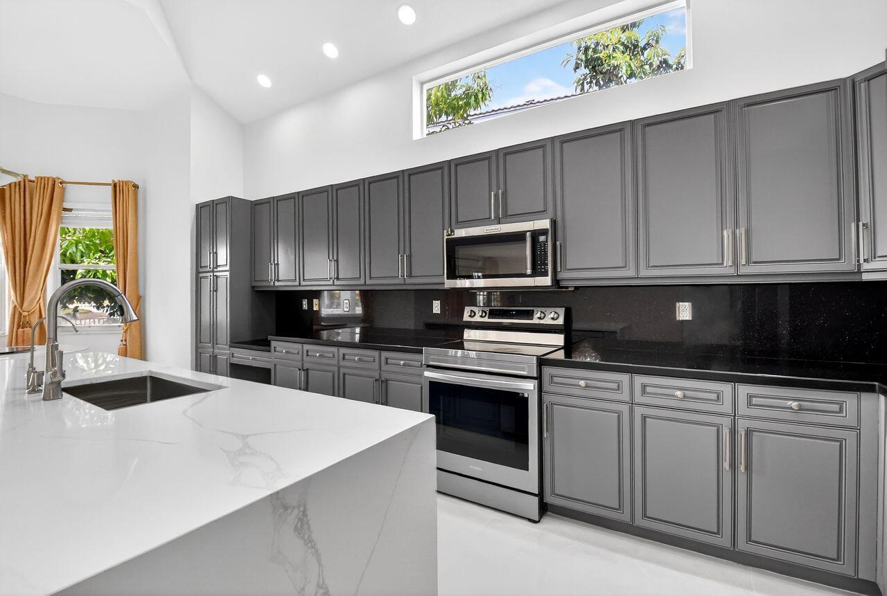 2191 Balsan Way Wellington, FL 33414 - Photo 13 of 68 14-print-DSC_6334