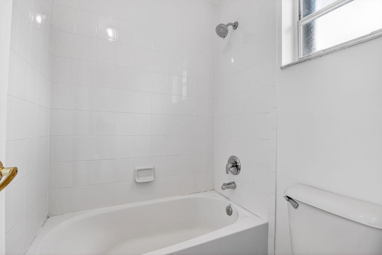 2191 Balsan Way Wellington, FL 33414 - Photo 41 of 68 45-print-DSC_6494