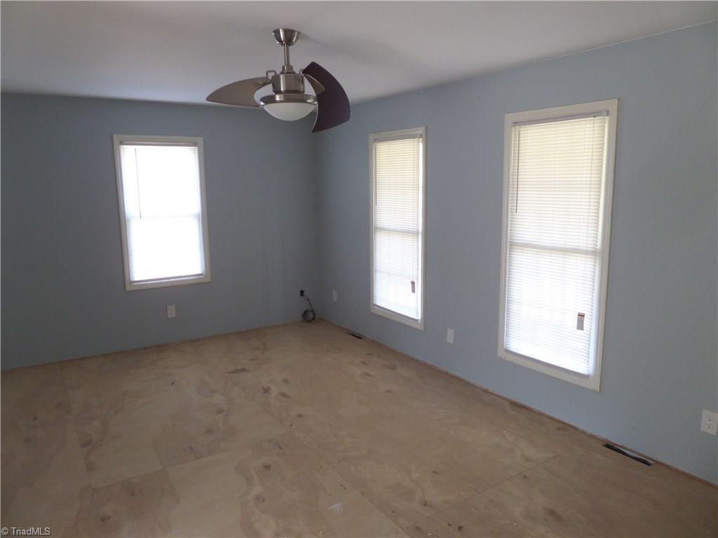 3748 White Oak Road Purlear, NC 28665 - Photo 14 of 29