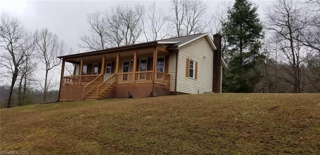 3748 White Oak Road Purlear, NC 28665 - Photo 5 of 29