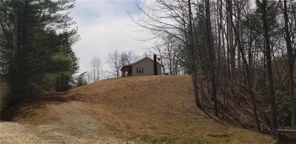 3748 White Oak Road Purlear, NC 28665 - Photo 6 of 29