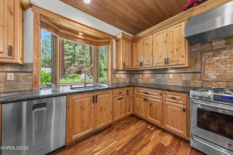 $1,975,000 | 359 Summit Drive, Stateline, NV 89449