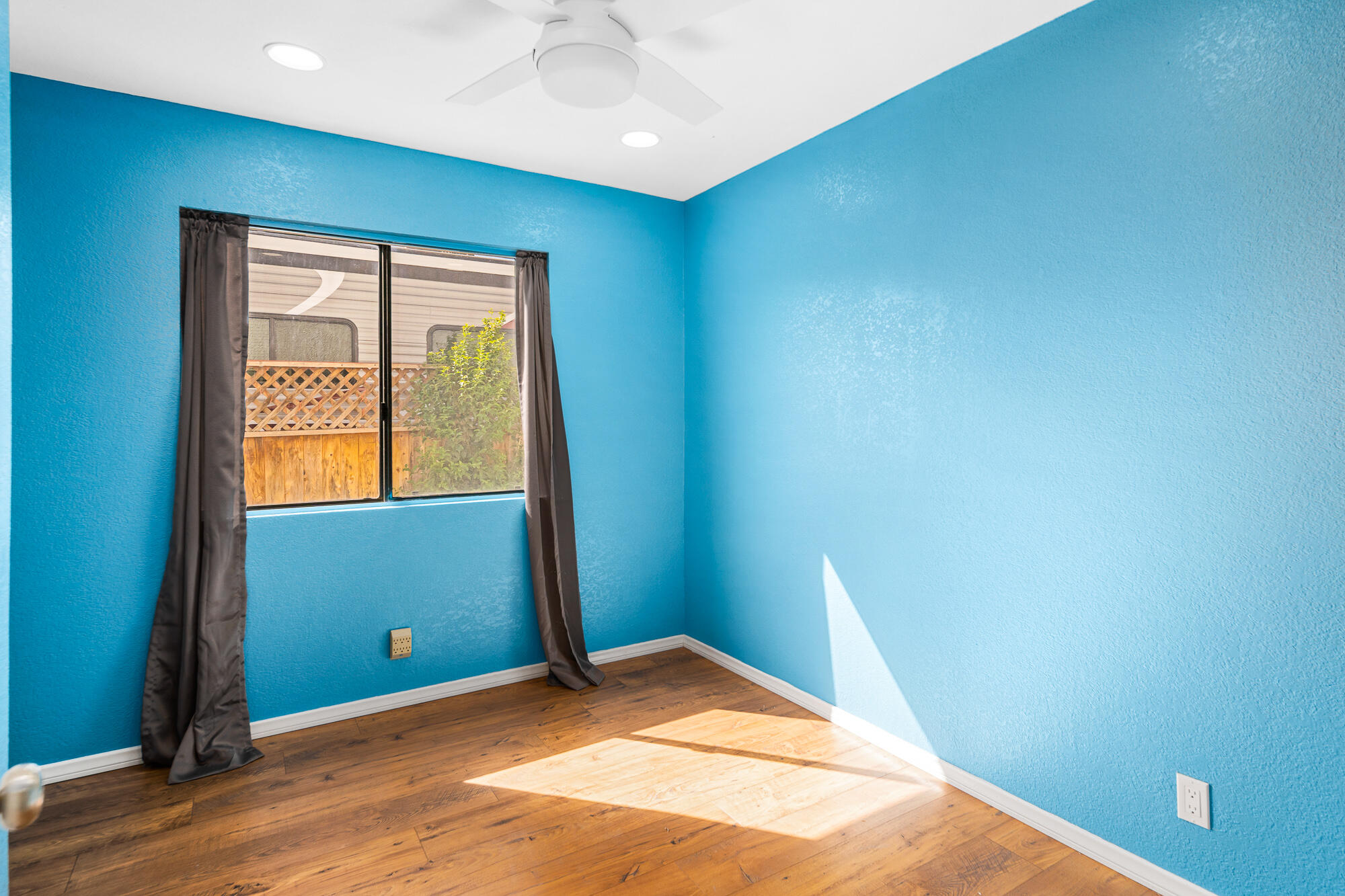 29403 Plymouth Road Castaic, CA 91384 - Photo 19 of 27 Plymouth-19