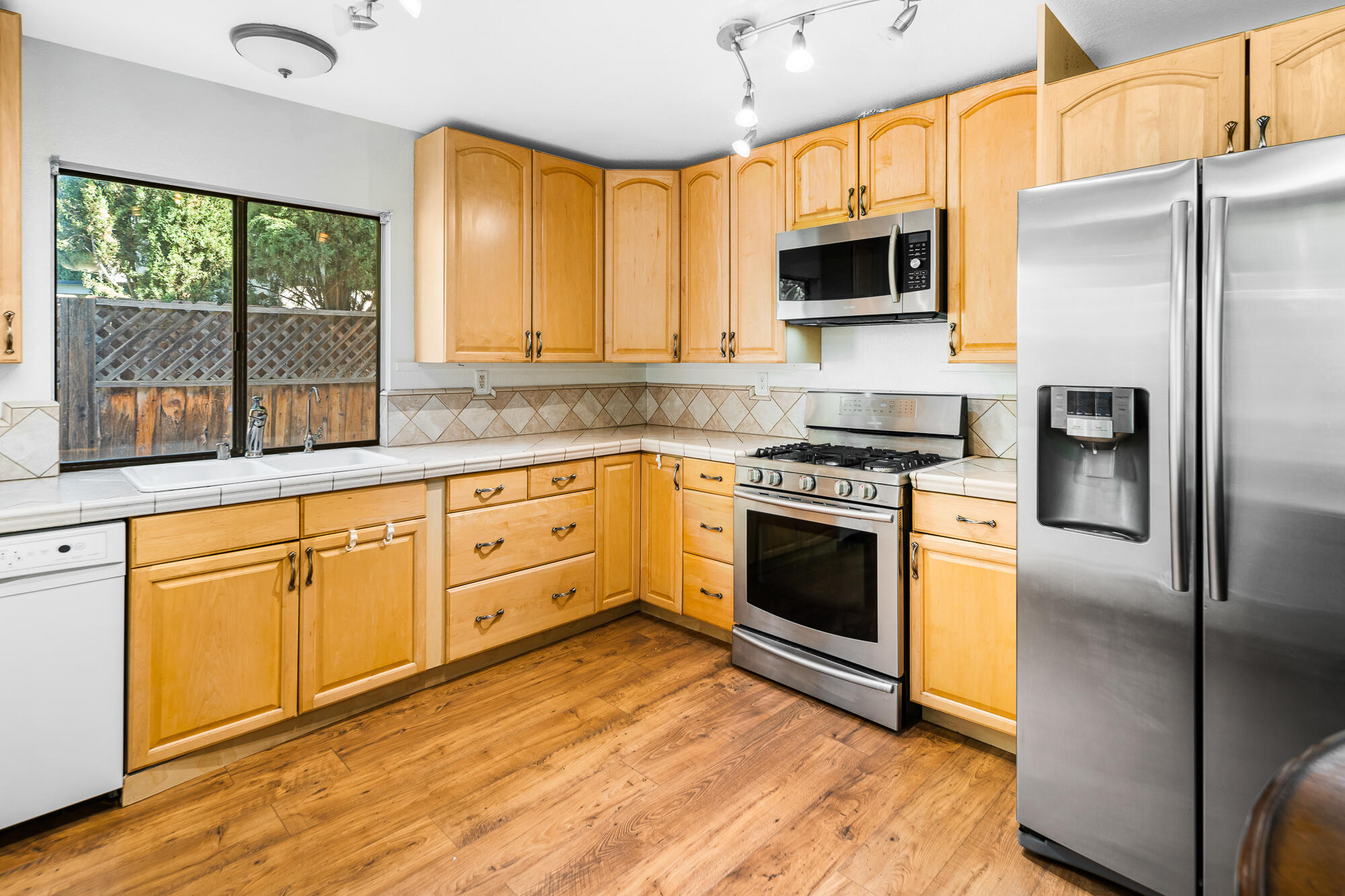 29403 Plymouth Road Castaic, CA 91384 - Photo 9 of 27 Plymouth-09
