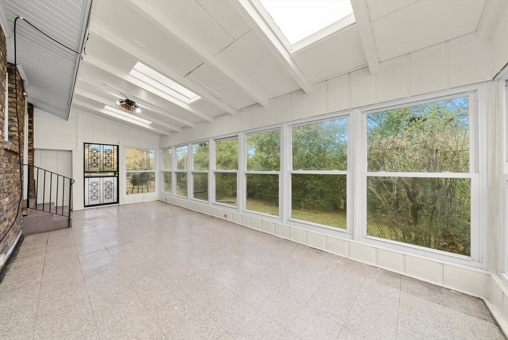 17731 Larkspur Lane Homewood, IL 60430 - Photo 23 of 38 a view of an empty room with a window