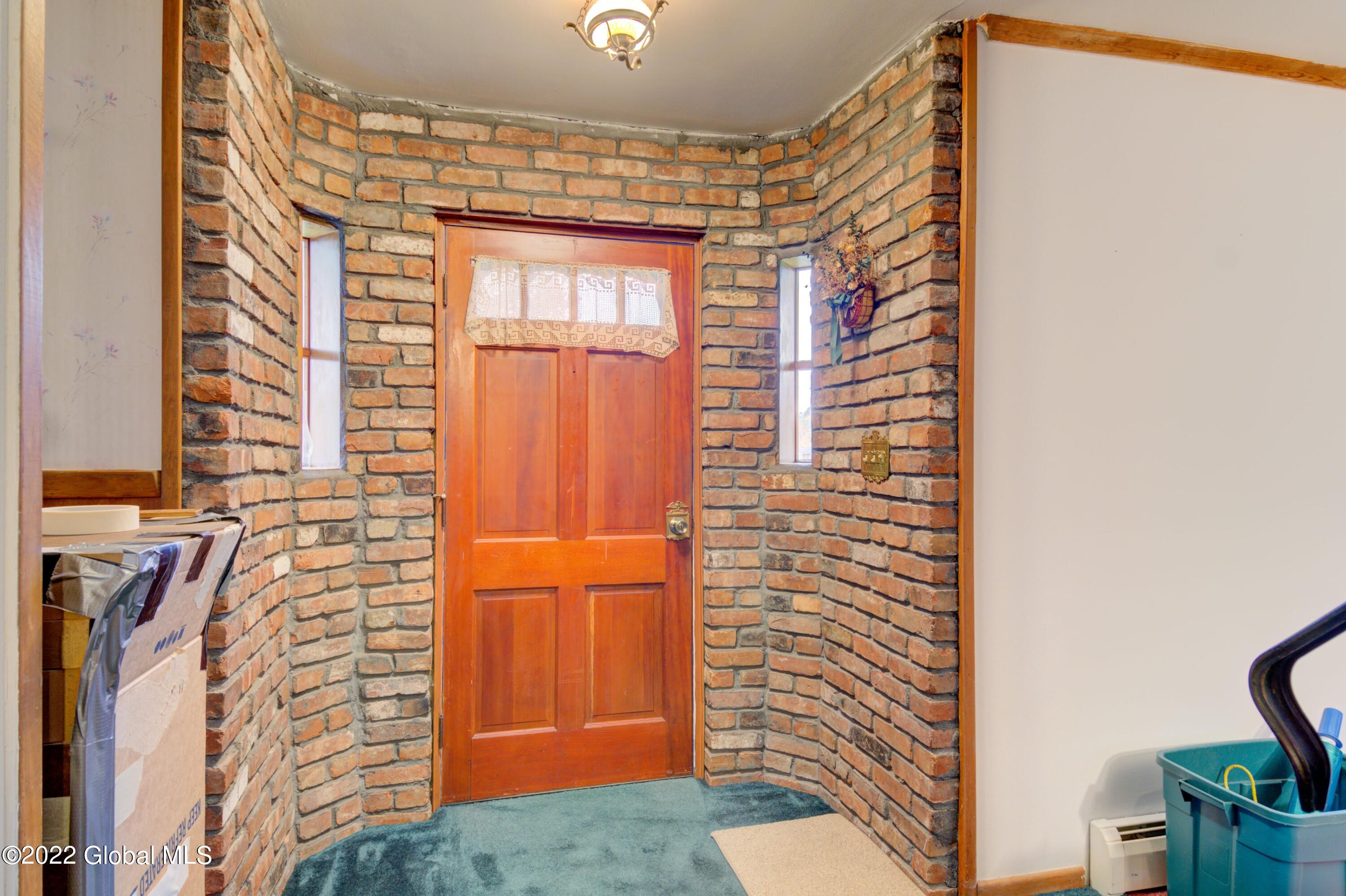 17 Rudolph Court Cohoes, NY 12047 - Photo 11 of 19 021-RUDOLPH