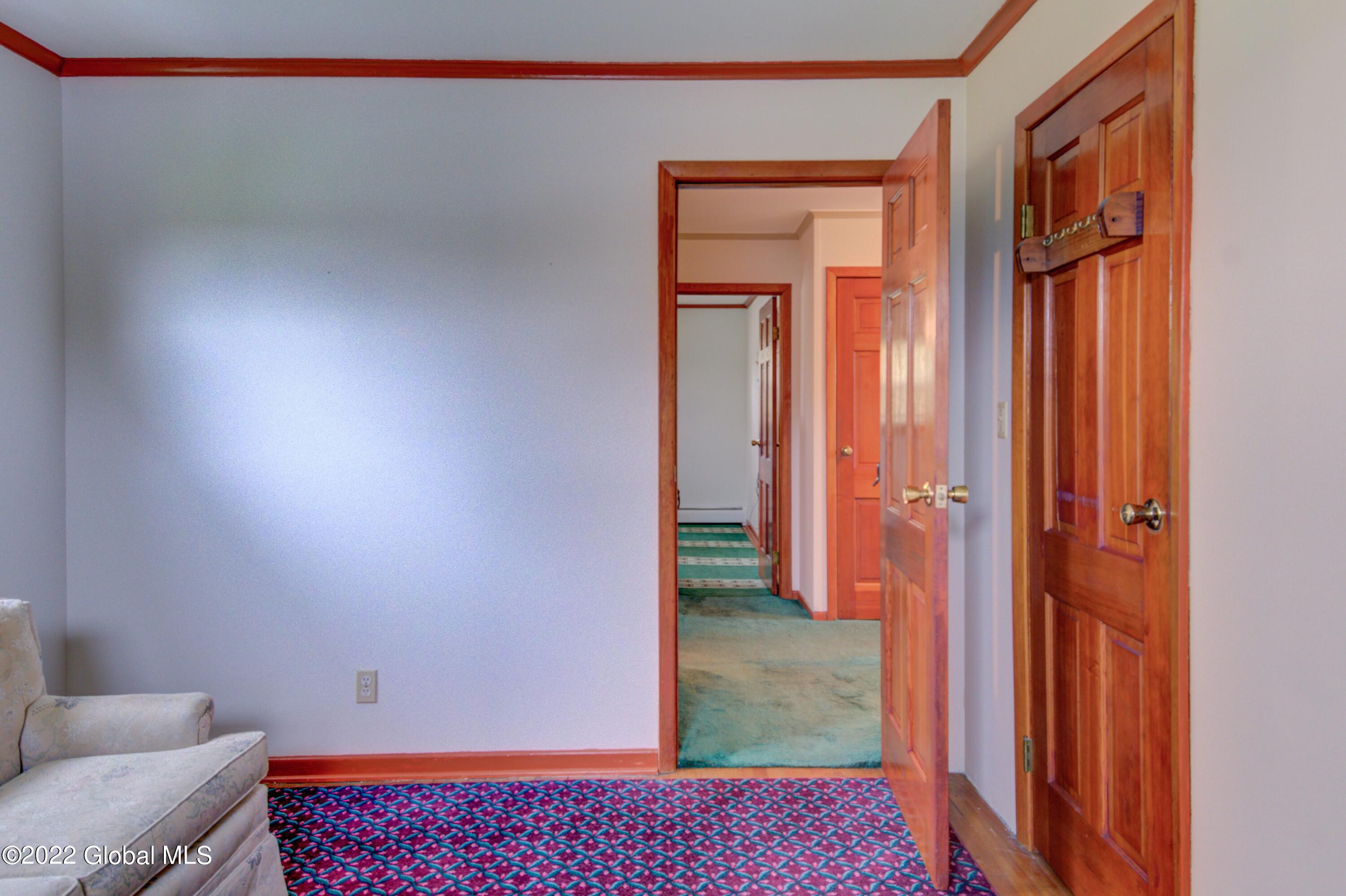 17 Rudolph Court Cohoes, NY 12047 - Photo 4 of 19 013-RUDOLPH