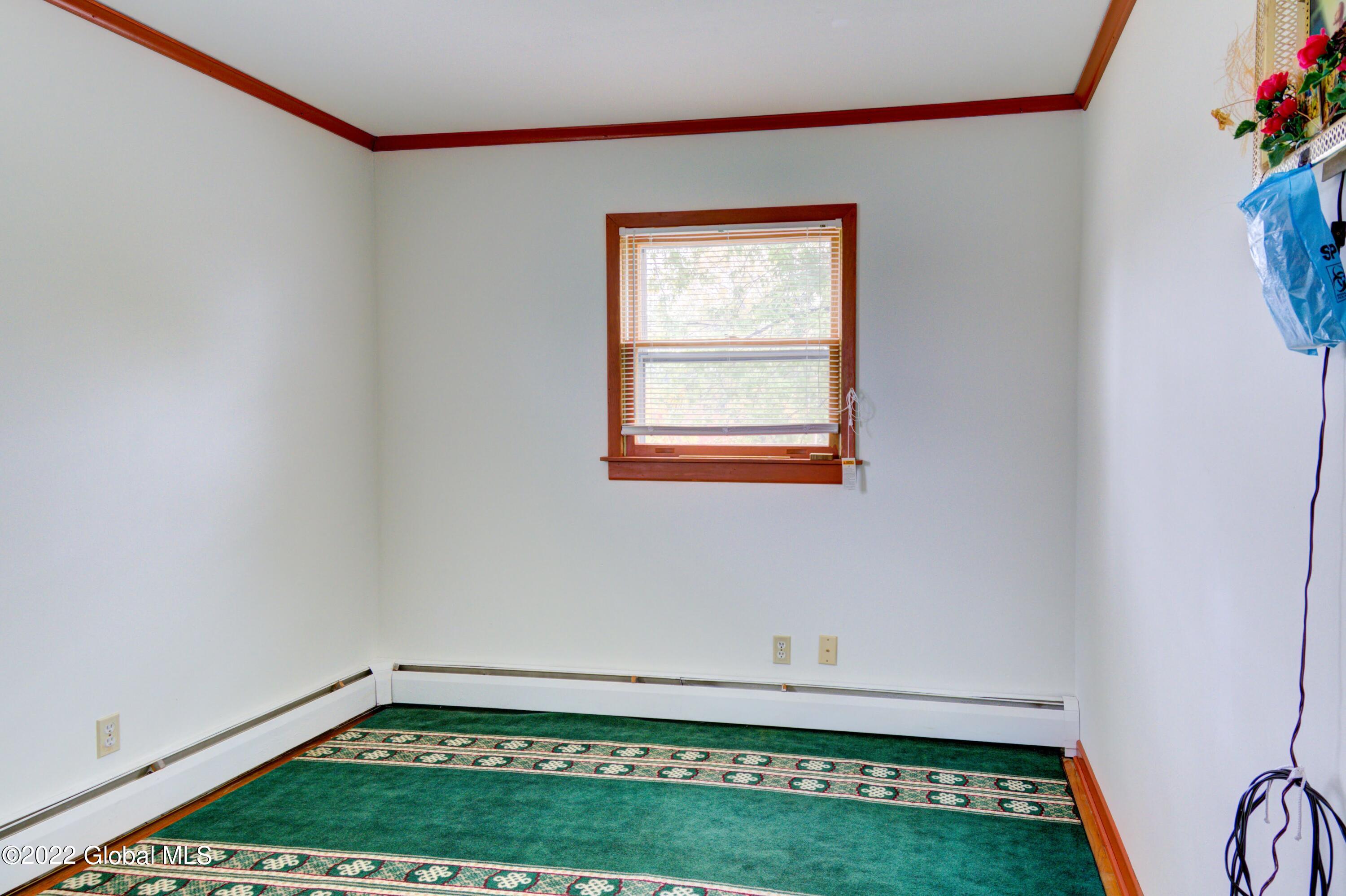 17 Rudolph Court Cohoes, NY 12047 - Photo 5 of 19 014-RUDOLPH