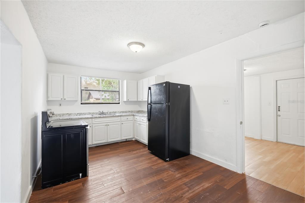 10019 North Jasmine Avenue Tampa, FL 33612 - Photo 10 of 23