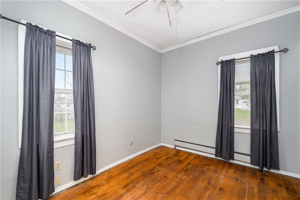 172 Queen Junction Road Butler, PA 16001 - Photo 21 of 35 a view of empty room with window and ceiling fan