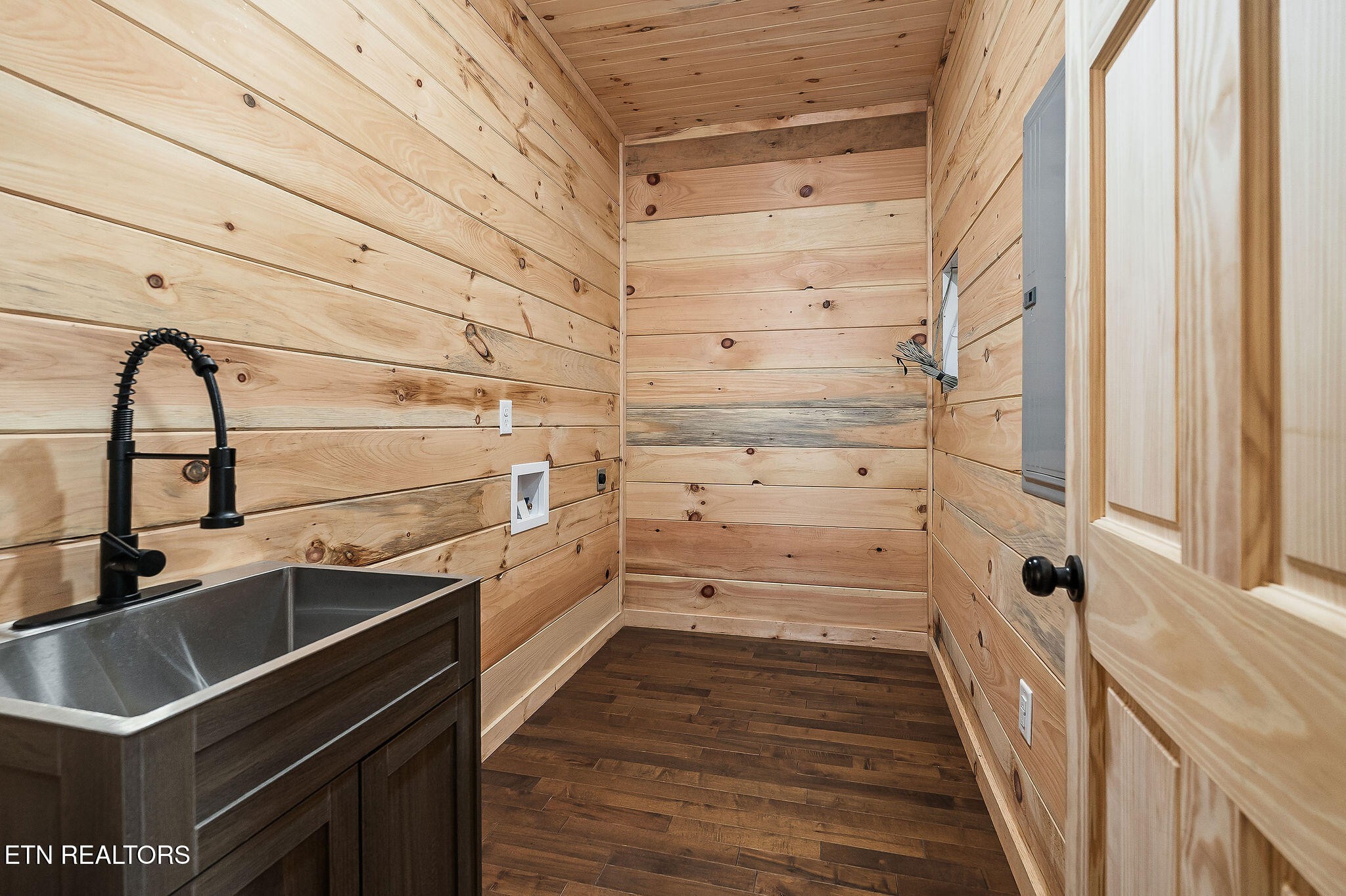 106 Raccoon Lane Jamestown, TN 38556 - Photo 17 of 38 a kitchen with a sink and cabinets