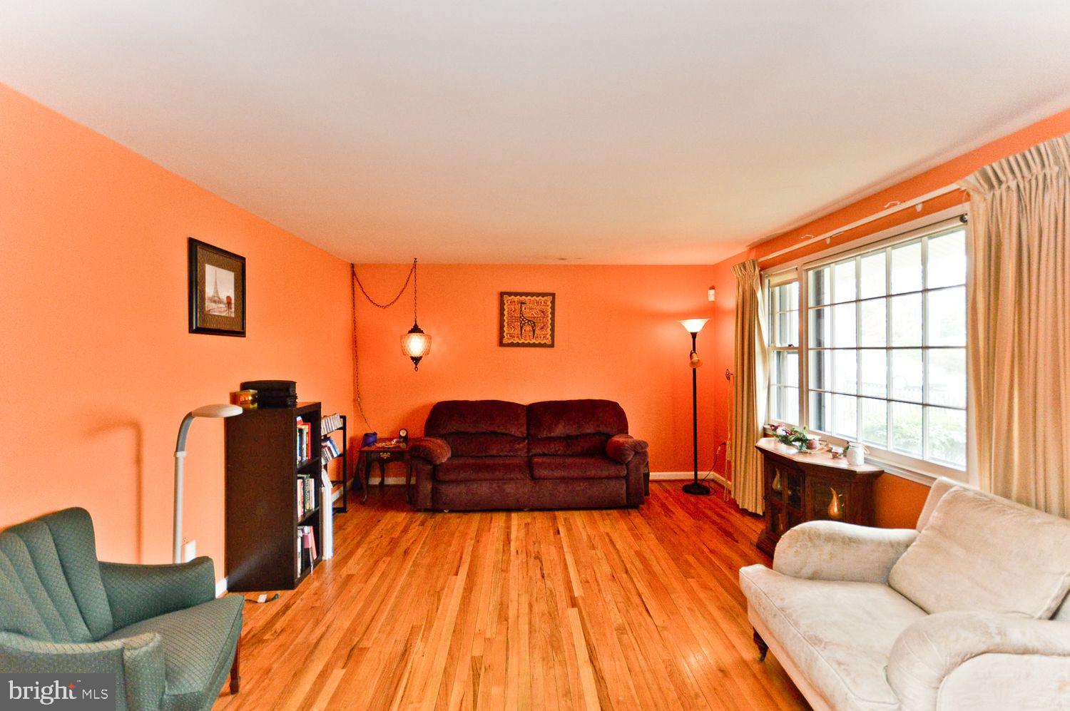 5215 Taft Road Temple Hills, MD 20748 - Photo 8 of 42 Living Room