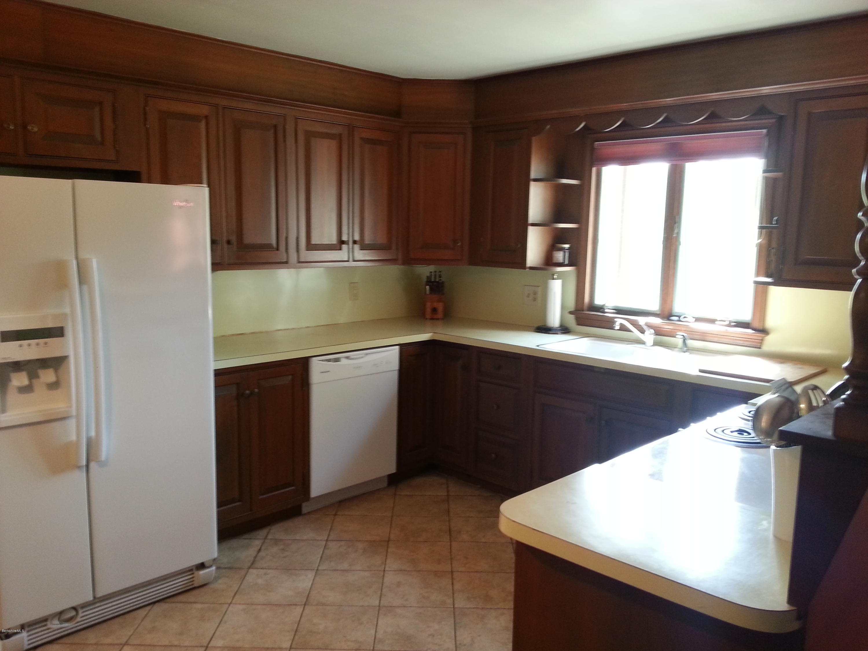 63 Valentine Road Pittsfield, MA 01201 - Photo 6 of 23 4