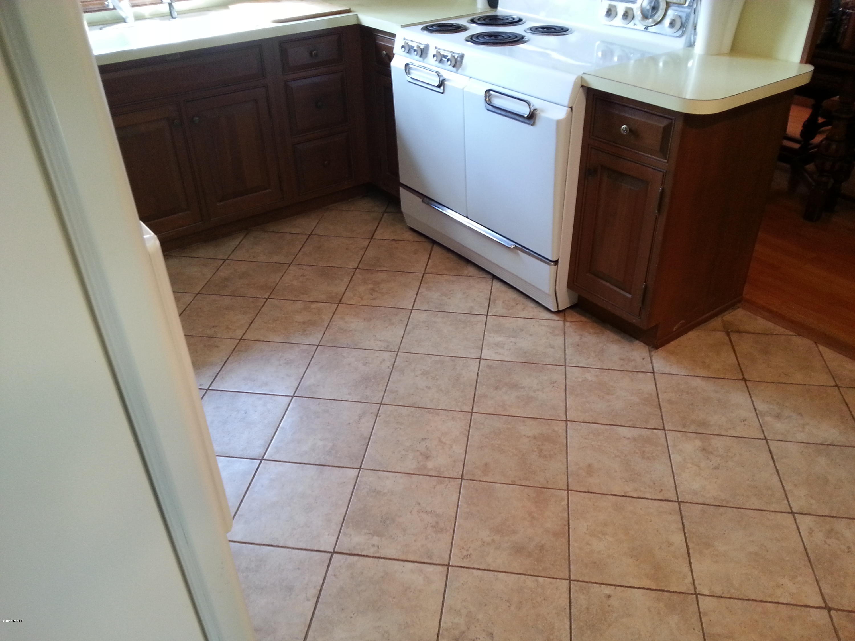 63 Valentine Road Pittsfield, MA 01201 - Photo 7 of 23 5