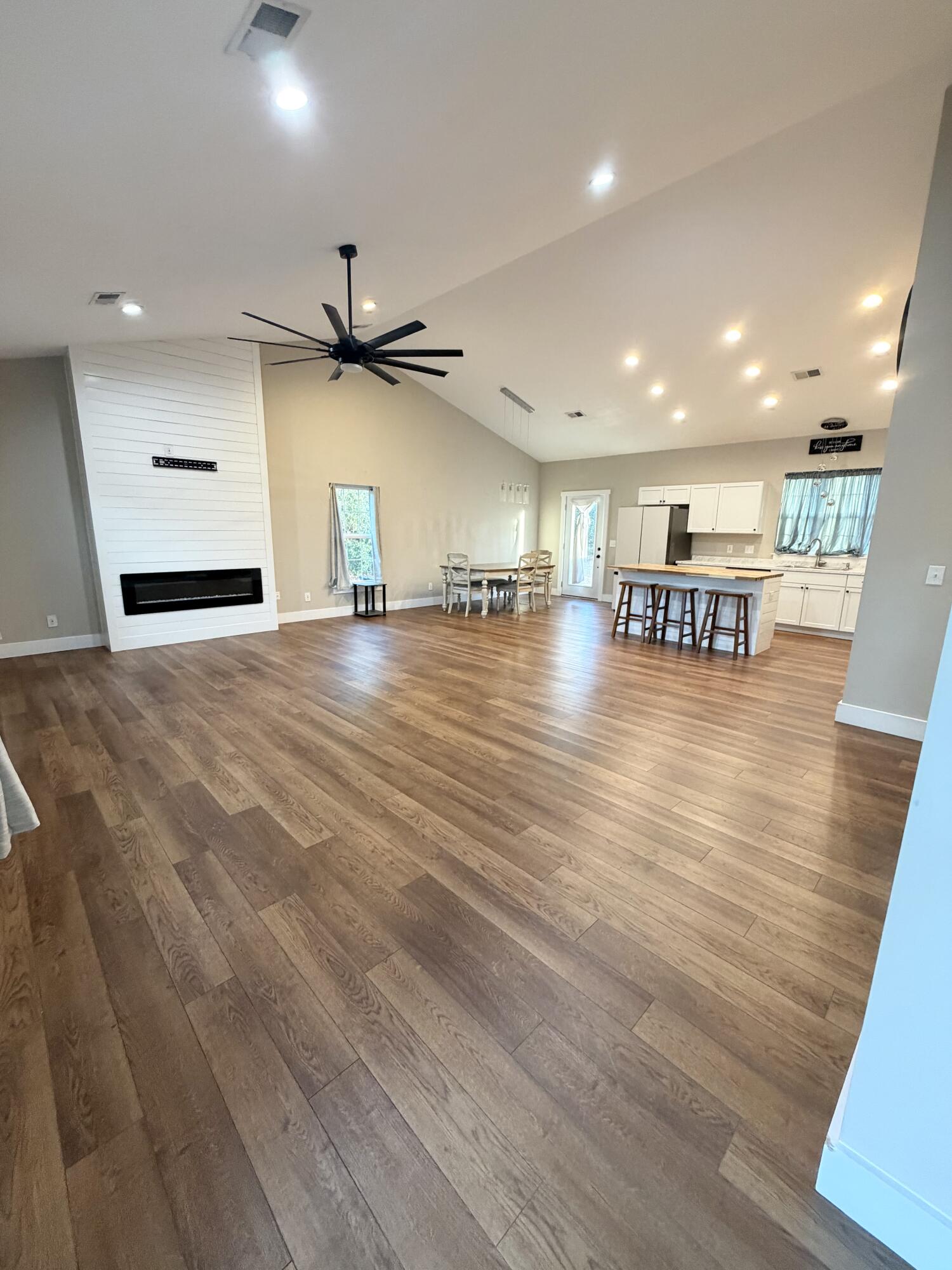 158 Industrial Road Walterboro, SC 29488 - Photo 8 of 18 IMG_1727