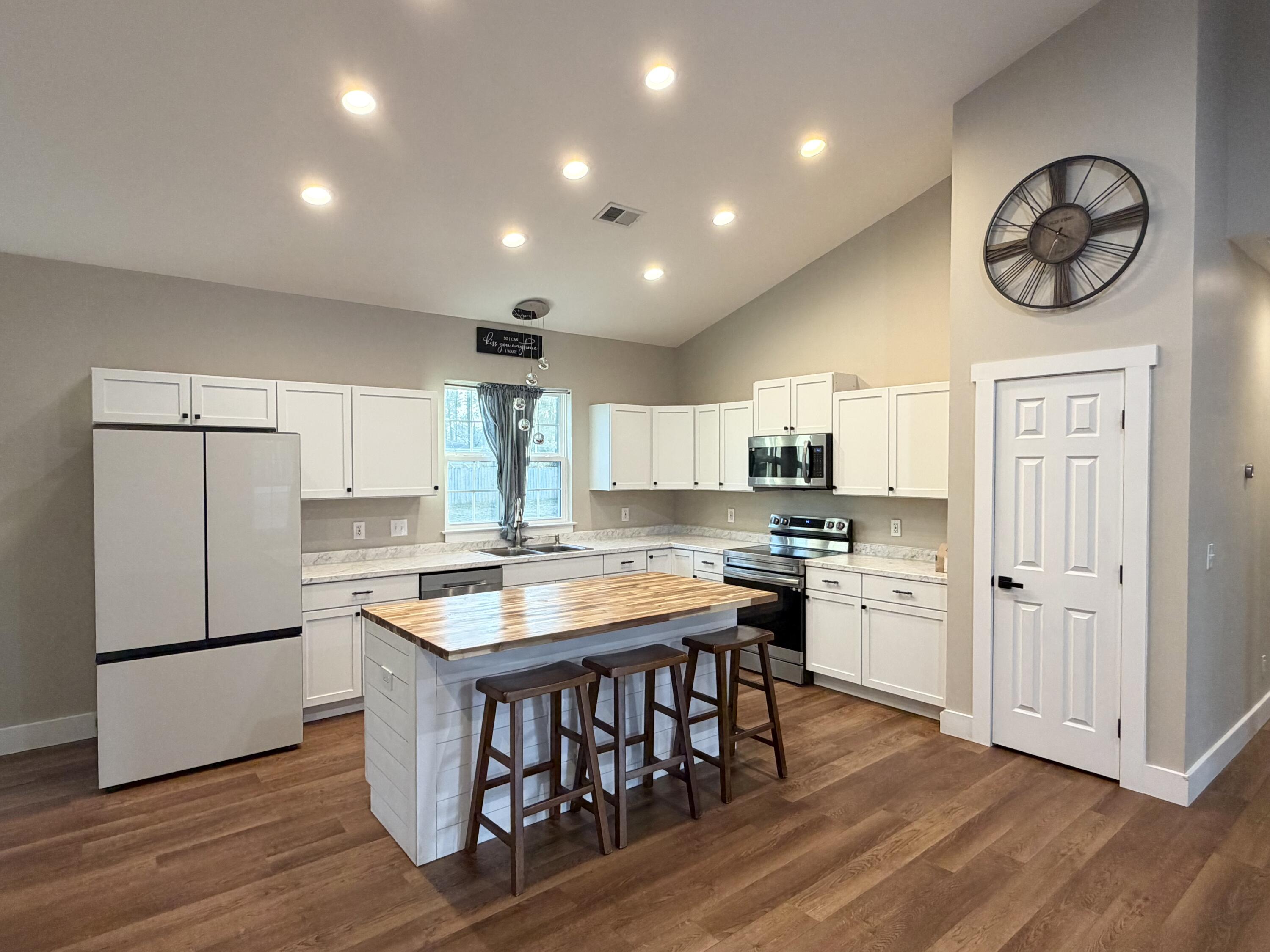 158 Industrial Road Walterboro, SC 29488 - Photo 9 of 18 IMG_1729