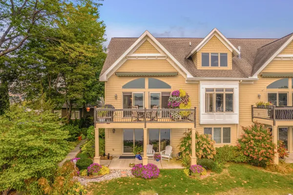 $1,279,900 | 17533 North Fruitport Road, Unit 6, Spring Lake, MI 49456