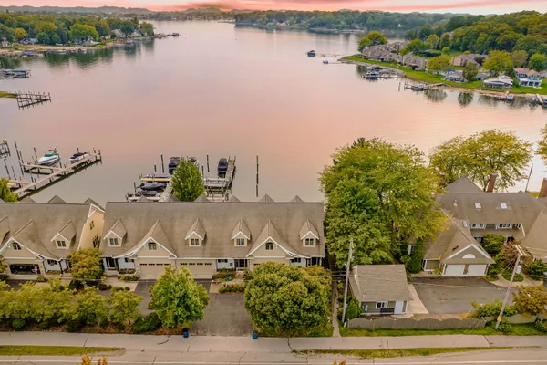 $1,279,900 | 17533 North Fruitport Road, Unit 6, Spring Lake, MI 49456