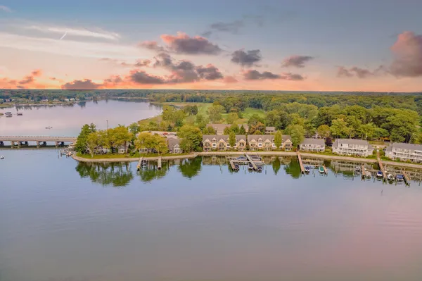 $1,279,900 | 17533 North Fruitport Road, Unit 6, Spring Lake, MI 49456