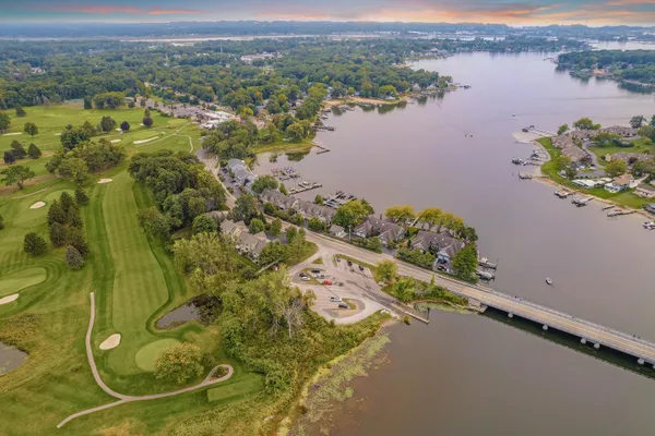 $1,279,900 | 17533 North Fruitport Road, Unit 6, Spring Lake, MI 49456