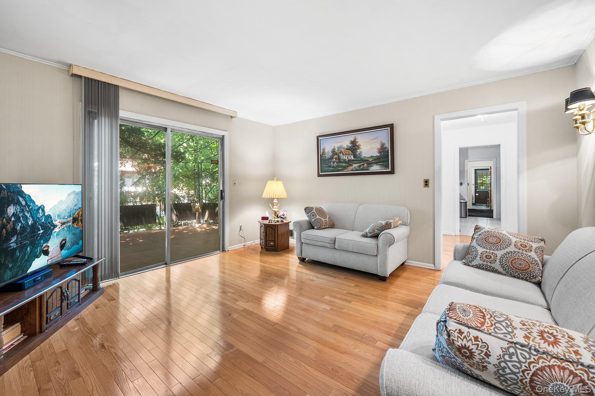 19 Carlton Road Bronxville, NY 10708 - Photo 18 of 42 Gallery Image 18