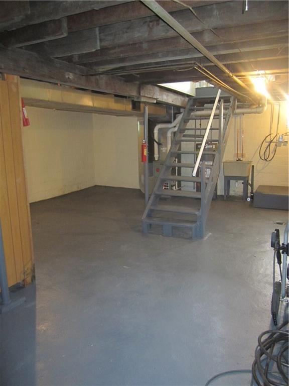 459 Kossuth Street Rochester, PA 15074 - Photo 3 of 16 Gallery Image 3