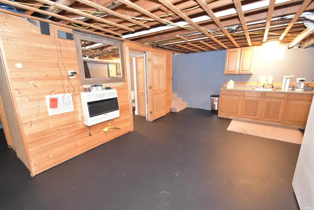 $239,999 | 307 North Washington Avenue, Fowler, IN 47944