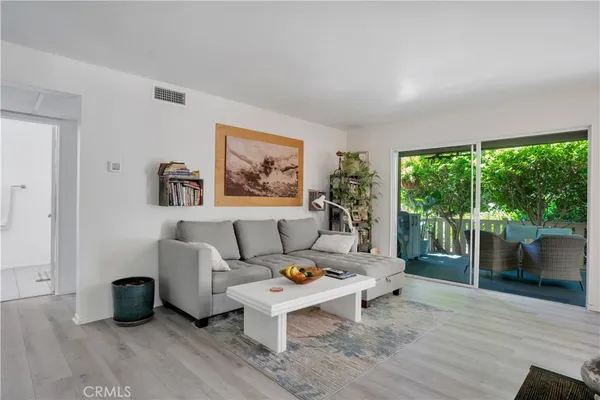 $389,000 | 291 Sequoia Court, Unit 13, Thousand Oaks, CA 91360