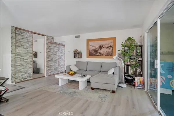 $389,000 | 291 Sequoia Court, Unit 13, Thousand Oaks, CA 91360