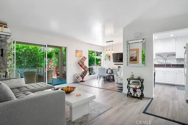 $389,000 | 291 Sequoia Court, Unit 13, Thousand Oaks, CA 91360