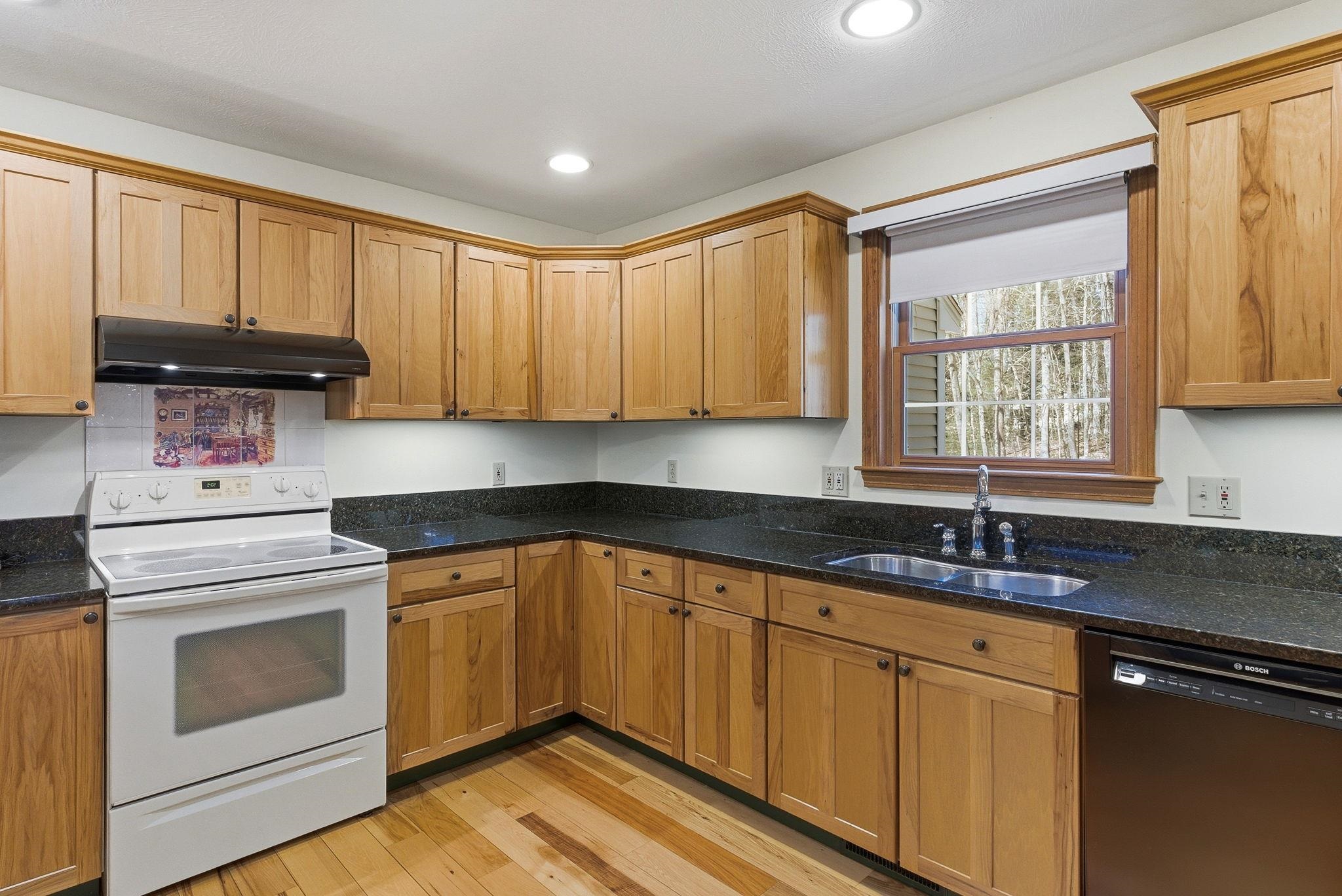 166 Amherst Street Amherst, NH 03031 - Photo 16 of 60