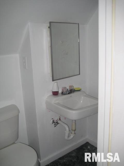 206 Lynn Street Washington, IL 61571 - Photo 14 of 24 Gallery Image 14