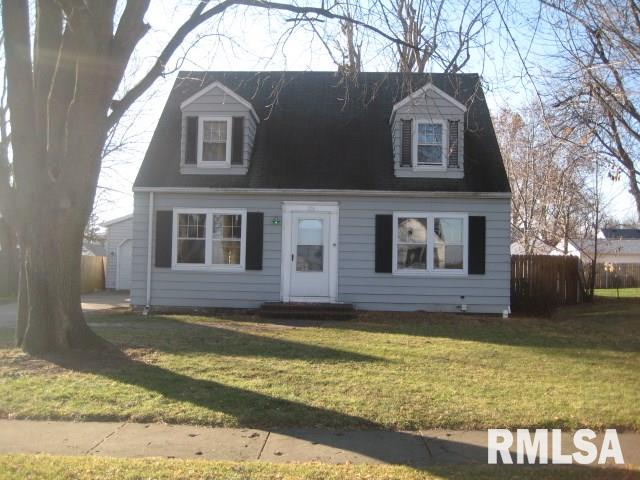 206 Lynn Street Washington, IL 61571 - Photo 2 of 24 Gallery Image 2
