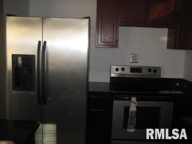 206 Lynn Street Washington, IL 61571 - Photo 7 of 24 Gallery Image 7