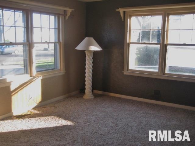 206 Lynn Street Washington, IL 61571 - Photo 8 of 24 Gallery Image 8