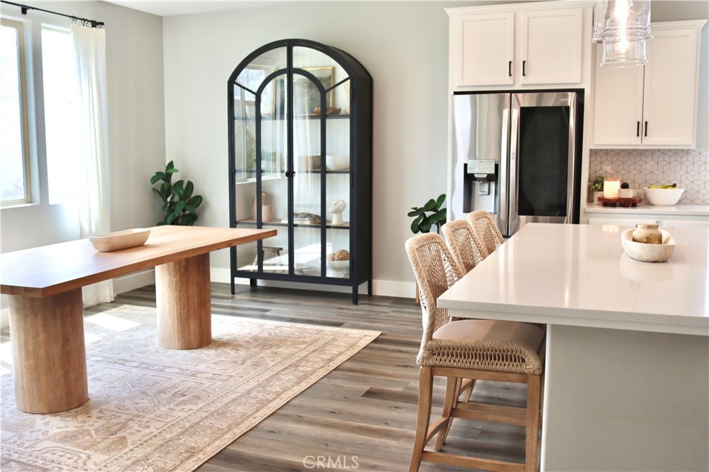 2018 Risborough Court Bakersfield, CA 93311 - Photo 14 of 73 a dining room with furniture and window