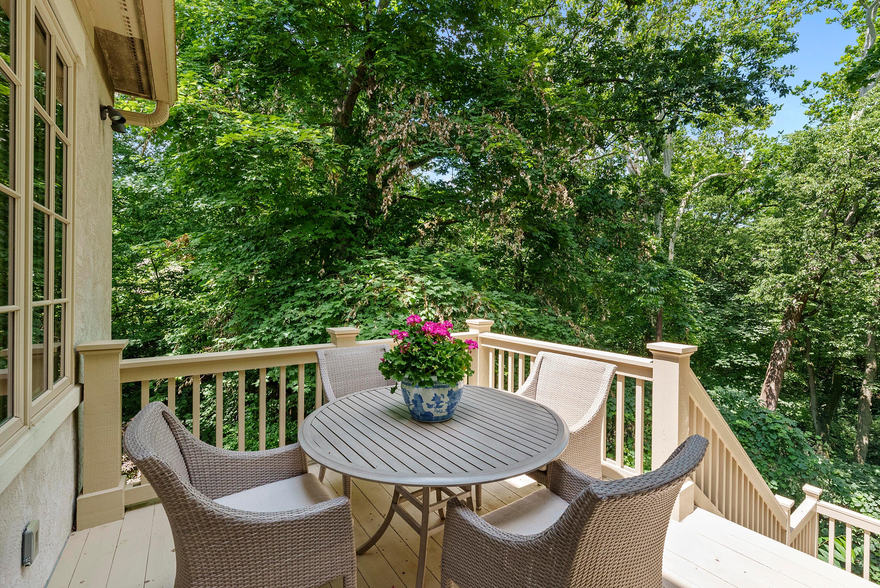 2730 Edington Road Columbus, OH 43221 - Photo 15 of 70 Coffee in the morning or a beverage after a long day. Relax in your own private retreat.