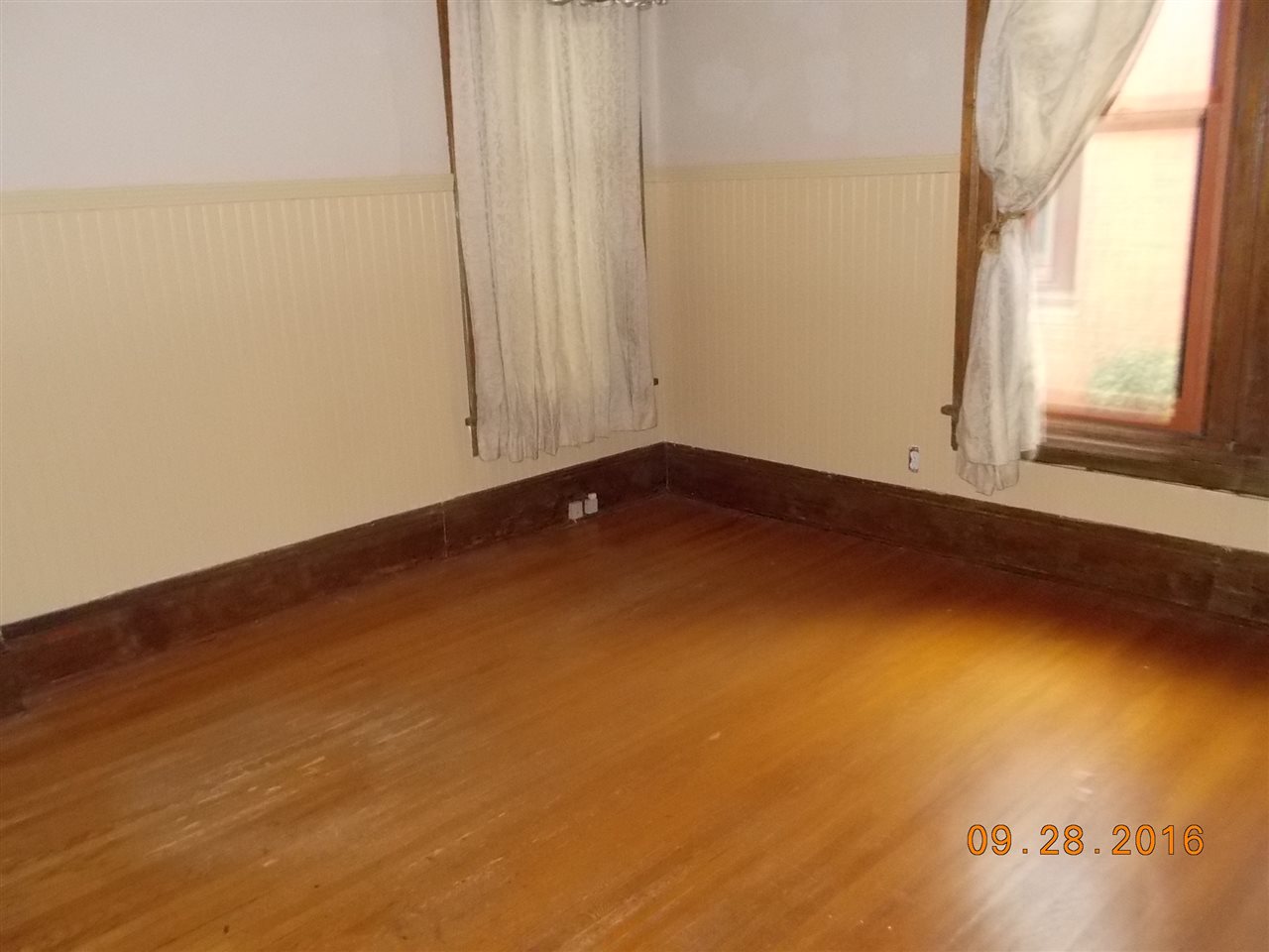 521 Madison Street Decatur, IN 46733 - Photo 8 of 22