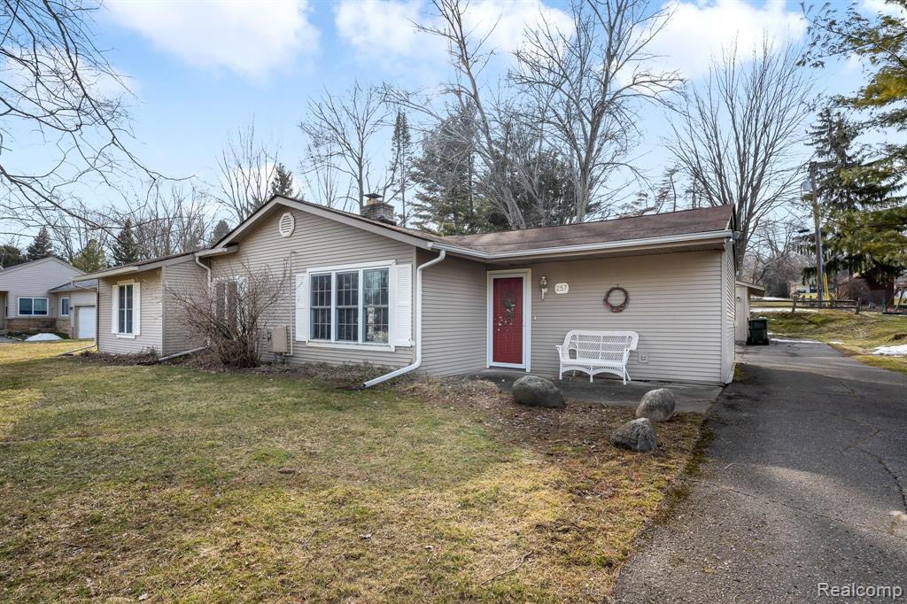 257 Nevada Avenue Rochester Hills, MI 48309 - Photo 2 of 36