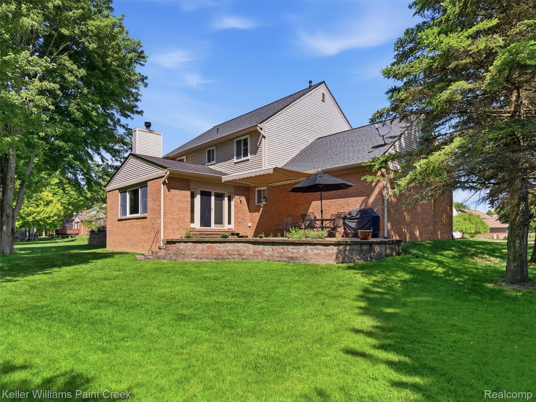 2842 Manorwood Road Troy, MI 48085 - Photo 63 of 72 Spacious brick and siding exterior featuring a multi-level design