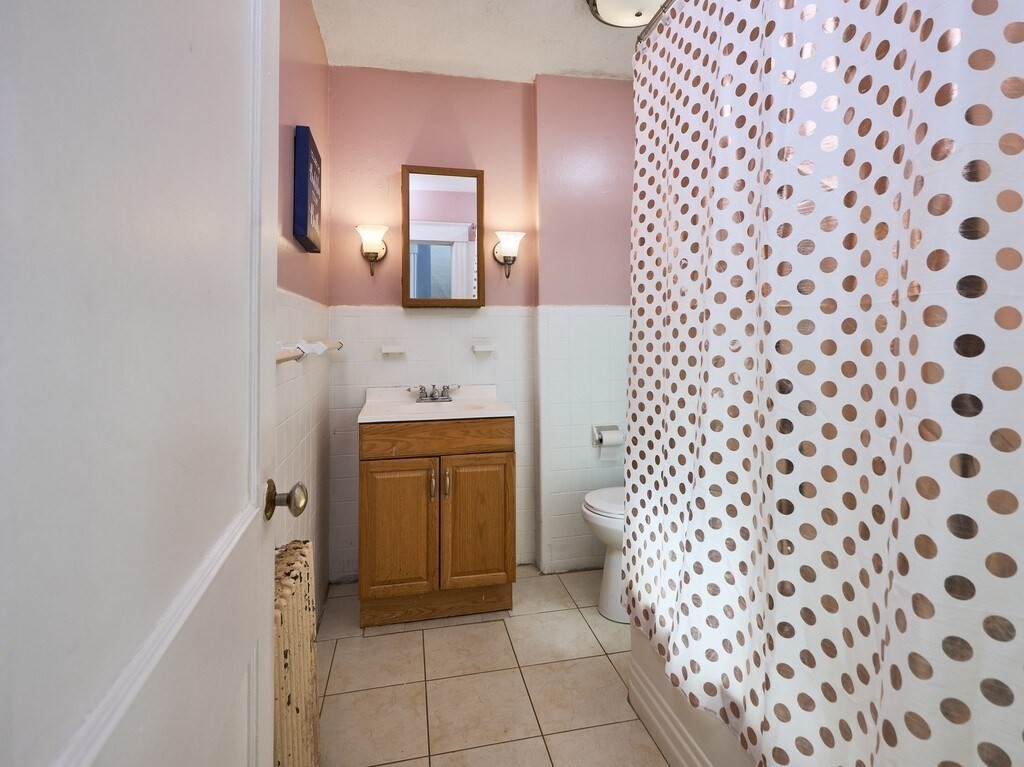 88 Beaconsfield Road Worcester, MA 01602 - Photo 23 of 34 a bathroom with a sink toilet and shower