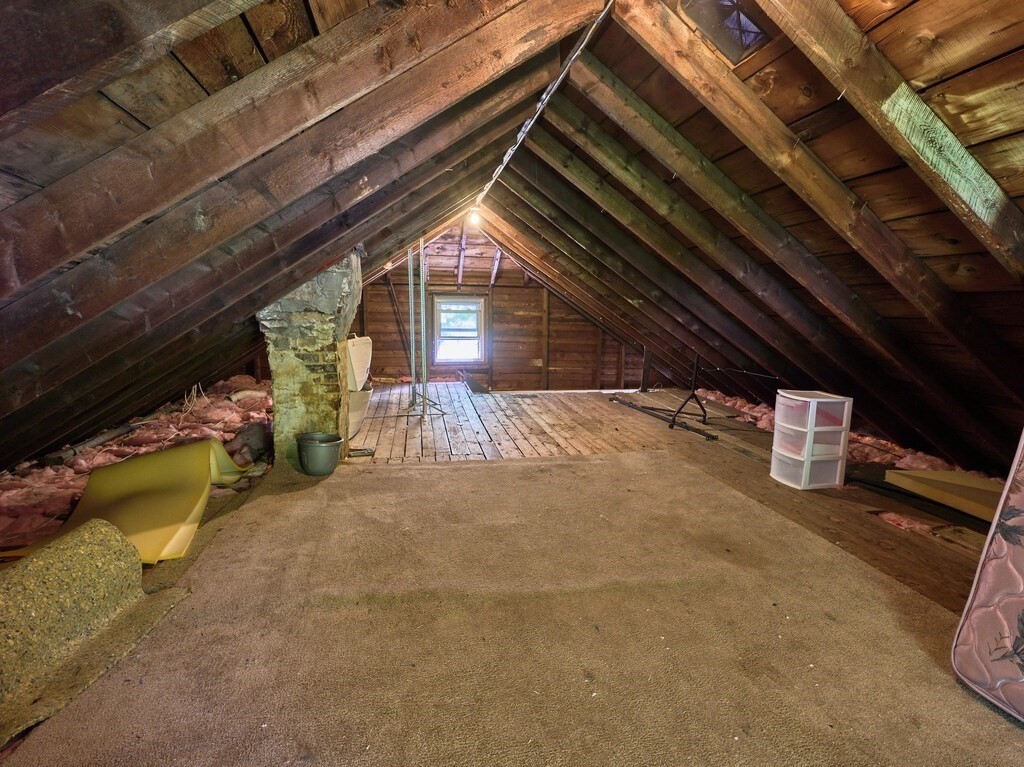 88 Beaconsfield Road Worcester, MA 01602 - Photo 25 of 34 a view of garage