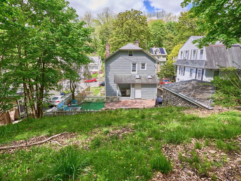 88 Beaconsfield Road Worcester, MA 01602 - Photo 33 of 34 an aerial view of a house