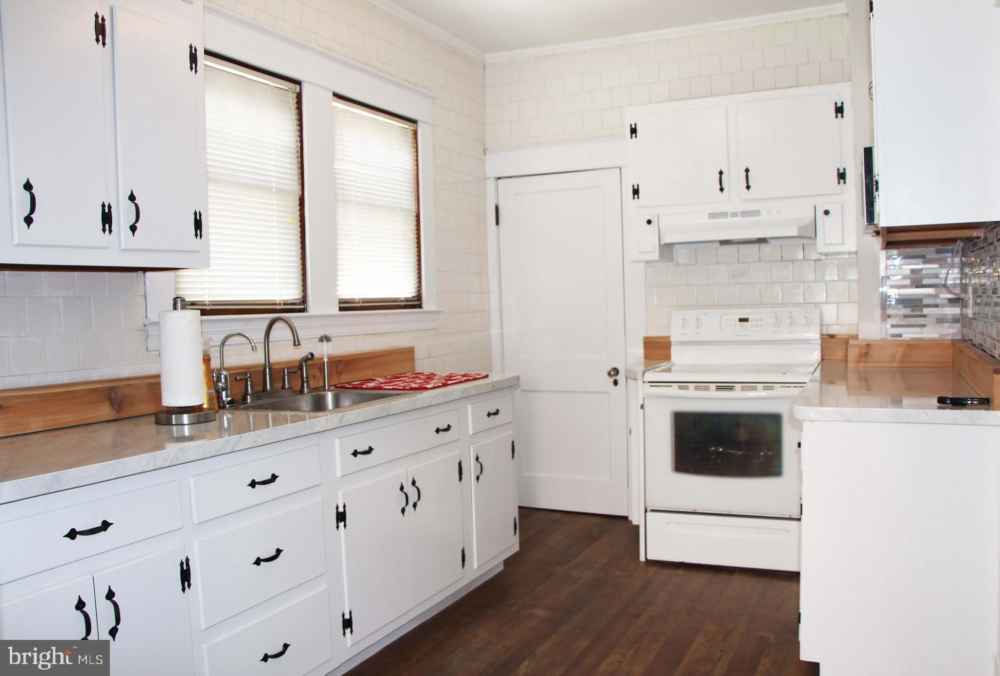 15507 Brandywine Road Brandywine, MD 20613 - Photo 2 of 25 Kitchen