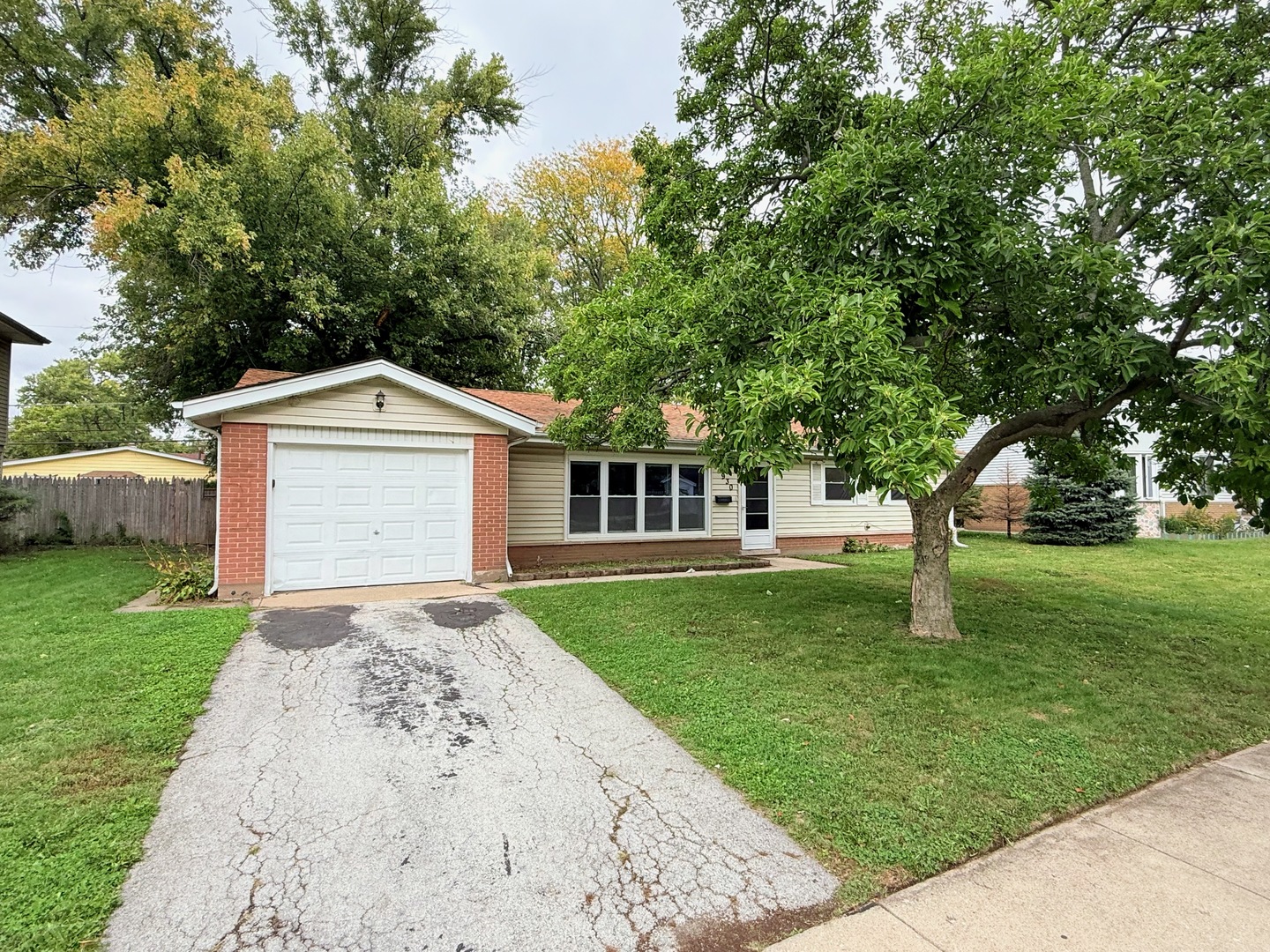 930 Coach Road Homewood, IL 60430 - Photo 1 of 20 Gallery Image 1