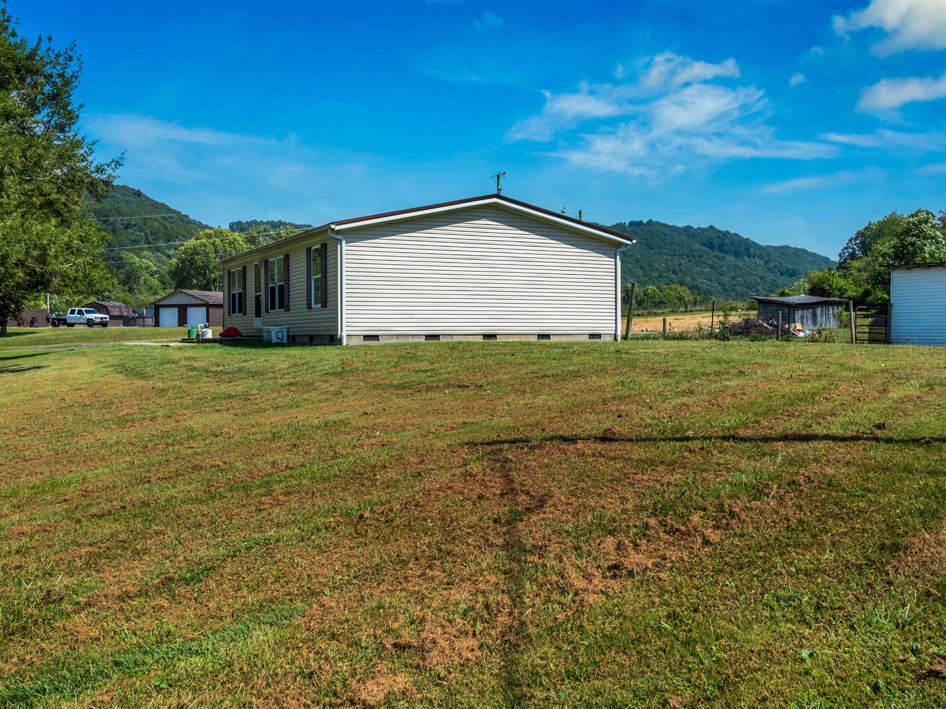 424 Briary Road Quincy, KY 41166 - Photo 5 of 25