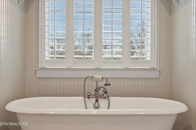 $1,325,000 | 1324 Davis Lane, Knoxville, TN 37922