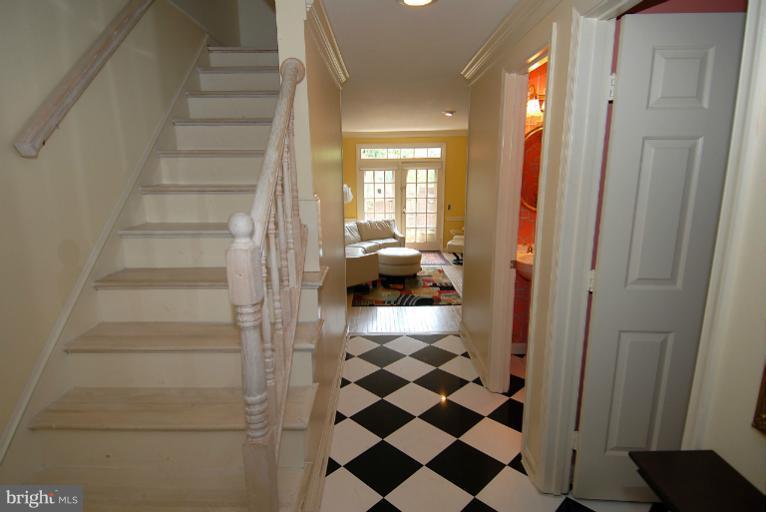 1109 Portner Road Alexandria, VA 22314 - Photo 7 of 23 Hallway