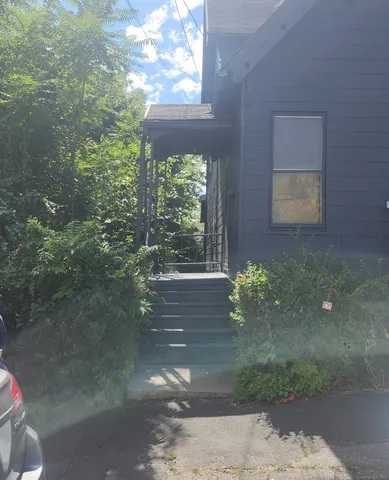 $300,015 | 9 Brewster Street, Waterbury, CT 06704